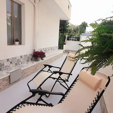 Rosso Corallo A Tre Minuti Dal Mare Disponibile Piano Terra Indipendente Sul Golfo Di Castellammare Alcamo Marina