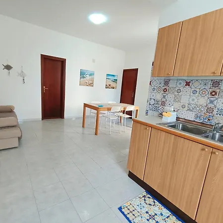 Rosso Corallo A Tre Minuti Dal Mare Disponibile Piano Terra Indipendente Sul Golfo Di Castellammare Alcamo Marina
