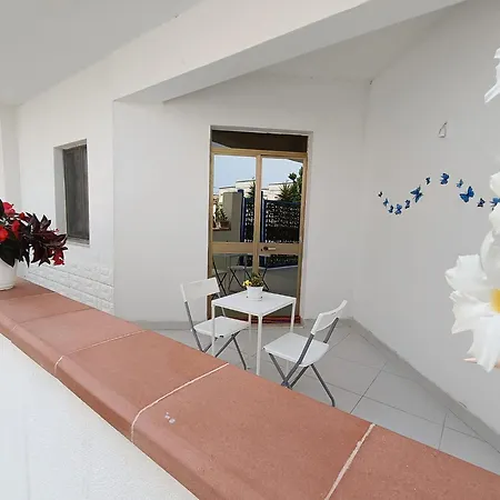 Rosso Corallo A Tre Minuti Dal Mare Disponibile Piano Terra Indipendente Sul Golfo Di Castellammare Appartement