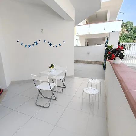 Appartement Rosso Corallo A Tre Minuti Dal Mare Disponibile Piano Terra Indipendente Sul Golfo Di Castellammare *