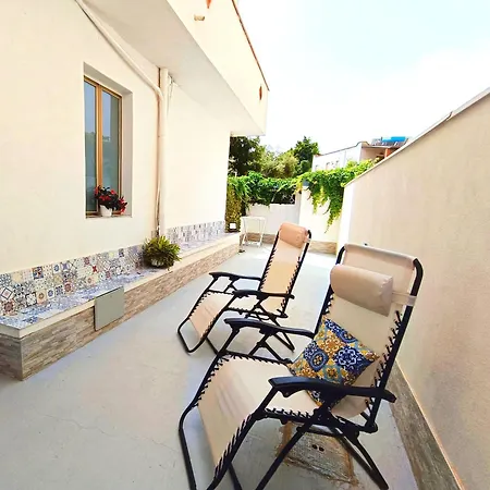 Rosso Corallo A Tre Minuti Dal Mare Disponibile Piano Terra Indipendente Sul Golfo Di Castellammare * Alcamo Marina